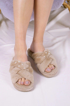 Pretty You London Florence Slof camel – op model