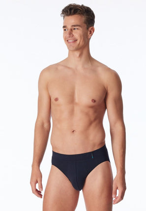 Schiesser Long Life Soft Rio Slip 155631 – Blauschwarz, op model