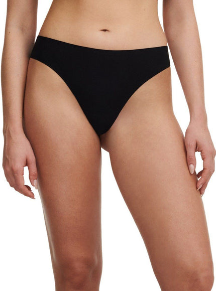 Chantelle softstretch Tanga Lace c11gg0 0pd rosebud – Zwart, op model