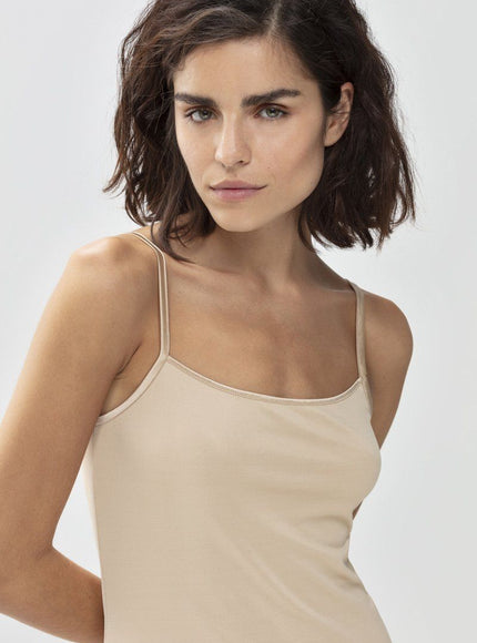 Mey Bodywear dames body dress emotion 55205 – Cream Tan, op model