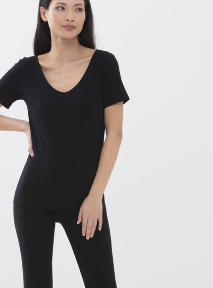 Mey Bodywear Dames Organic T-Shirt 26816 – Zwart, op model
