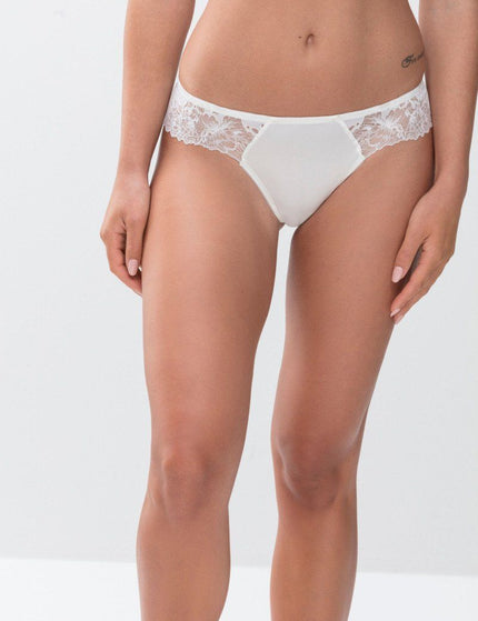 Mey Bodywear dames Stringpant 79282 5 champagner – op model