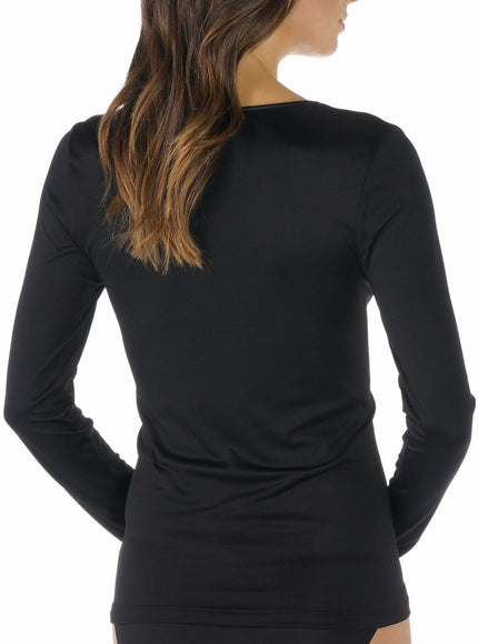 Mey Bodywear dames t-shirt emotion lange mouw 56202 – Zwart, op model