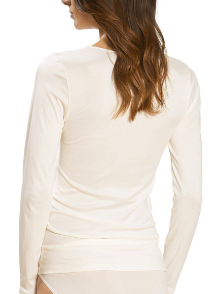 Mey Bodywear dames t-shirt emotion lange mouw 56202 – op model