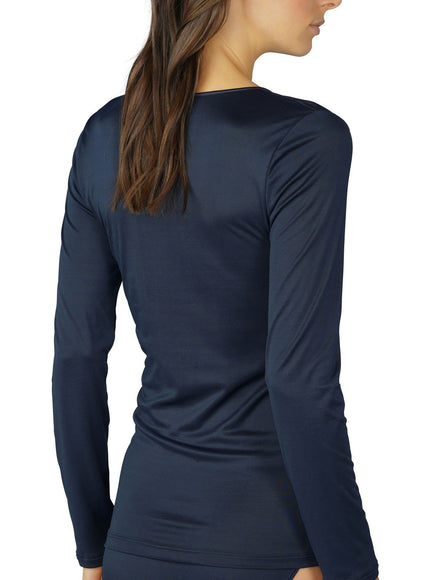 Mey Bodywear dames t-shirt emotion lange mouw 56202 – Zwart, op model