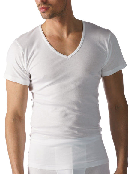 Mey Bodywear Mey Casual Cotton T-Shirt korte mouw V-hals (49007) – op model