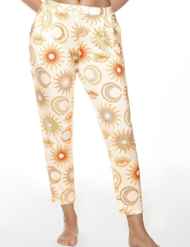 Mey Bodywear Mey Dames pyjamabroek Serie Secret Eye 1220060 5 champagner – op model