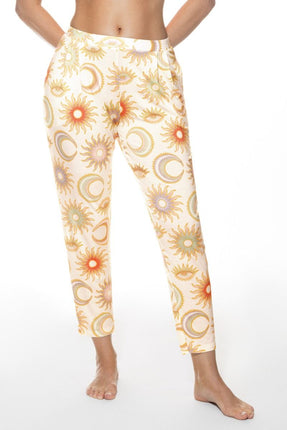 Mey Bodywear Mey Dames pyjamabroek Serie Secret Eye 1220060 5 champagner – op model