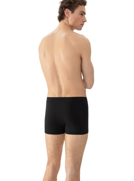 Mey Bodywear Mey heren Shorty Comfort Cotton 37386 – zwart, op model