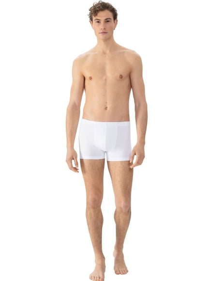 Mey Bodywear Mey heren Shorty Comfort Cotton 37386 – Wit, op model