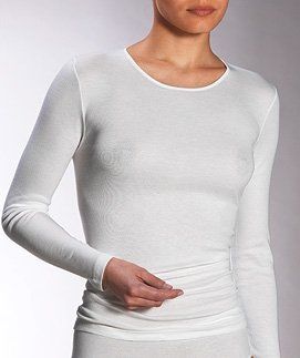 Mey Bodywear Mey T-shirt lange mouw (26809) – Wit, op model