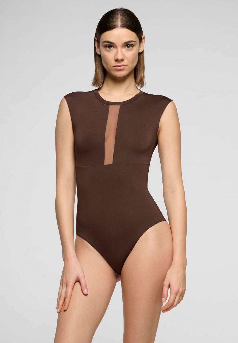 3995 Dark Brown / M