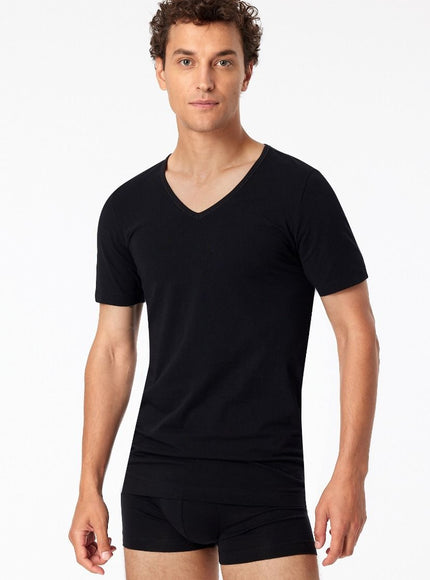 Schiesser 2 pack 95/5 T-Shirt V-hals 173982 – Zwart, op model