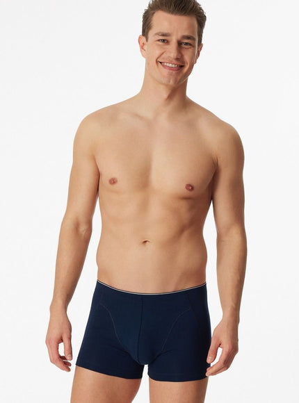 Schiesser 95-5 Short 174004 – donkerblauw, op model
