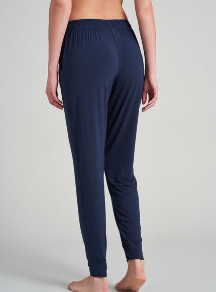 Schiesser Dames Mix&Relax lange broek 175481 800 Blauw – op model