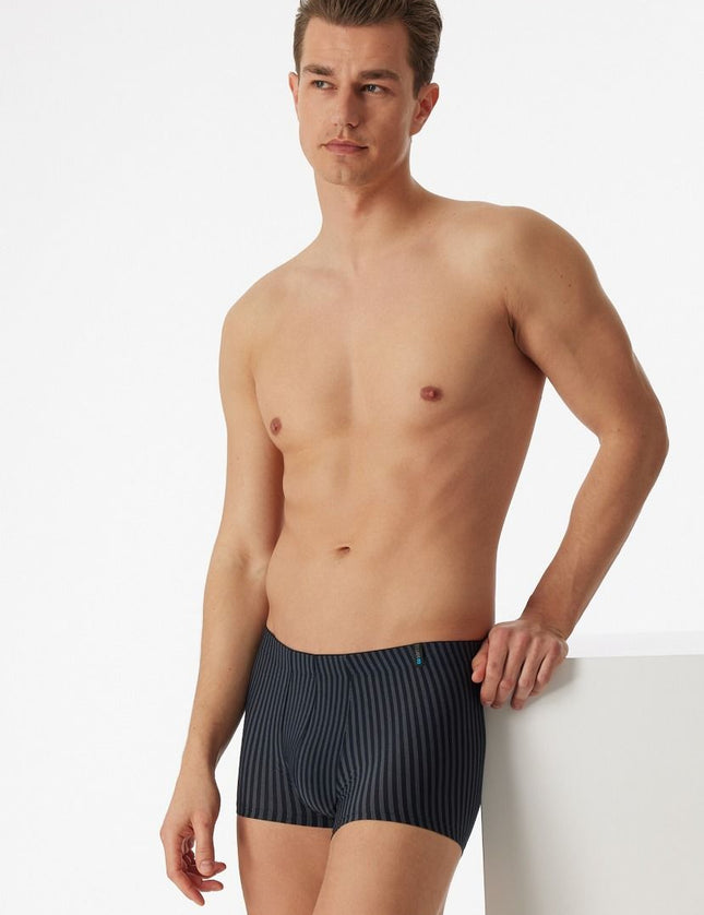 Schiesser heren short 149047 – atlantikblau, op model