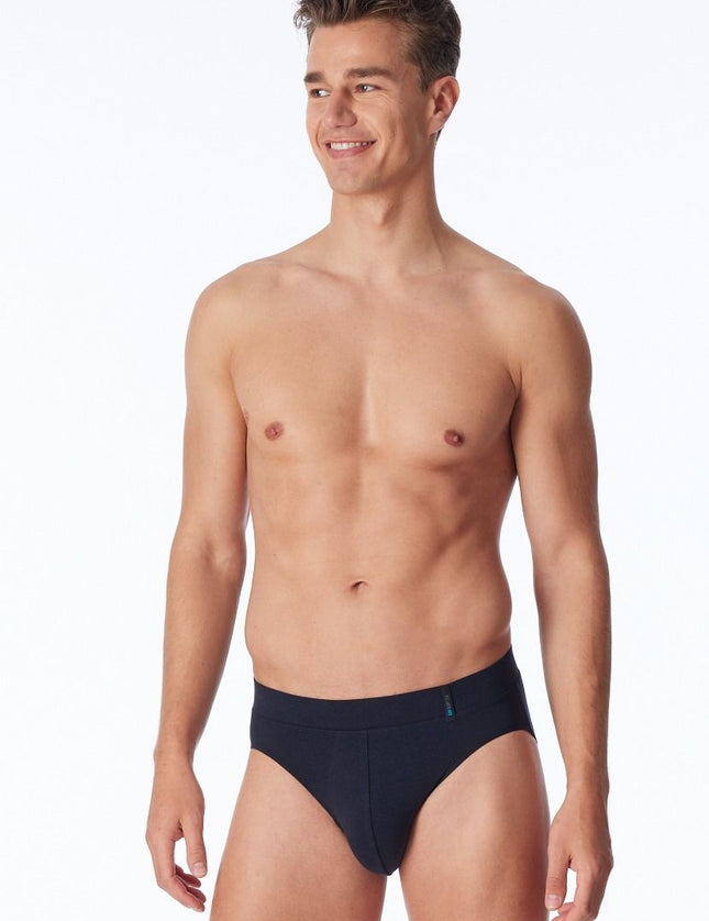 Schiesser Long Life Soft Rio Slip 155631 – Blauschwarz, op model
