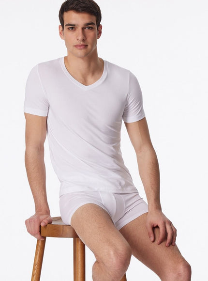Schiesser Long Life Soft T-shirt V-hals 155630 – wit, op model