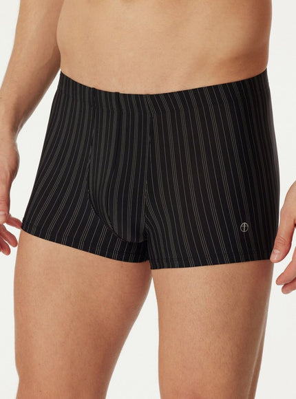 Schiesser Short Skin streep 128626 – Zwart, op model
