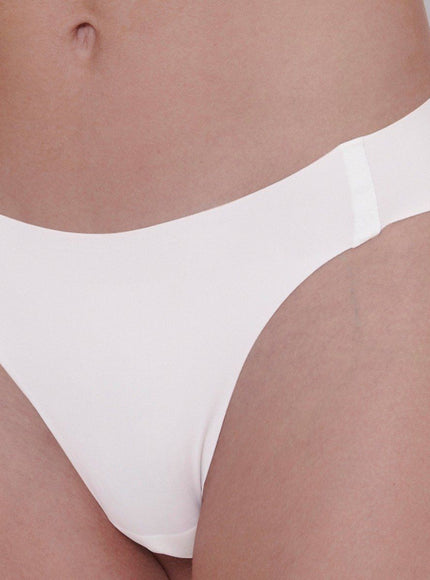 Sloggi ZERO Feel 2.0 High leg 10217838 – silk white, op model