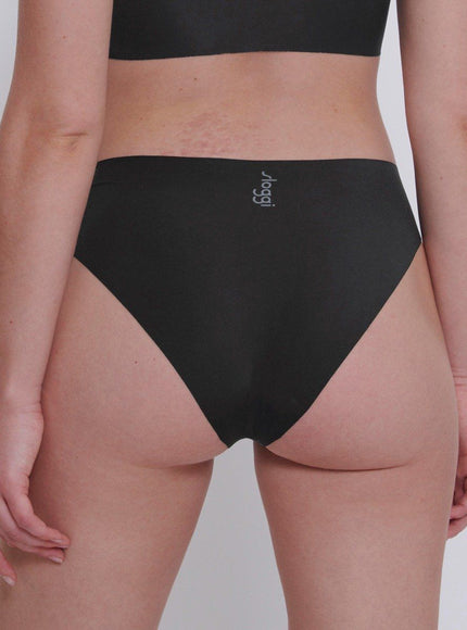 Sloggi ZERO Feel 2.0 High leg 10217838 – Zwart, op model