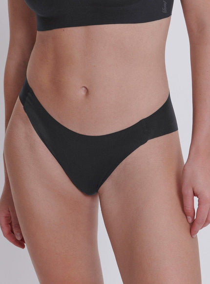 Sloggi ZERO Feel 2.0 High leg 10217838 – Zwart, op model