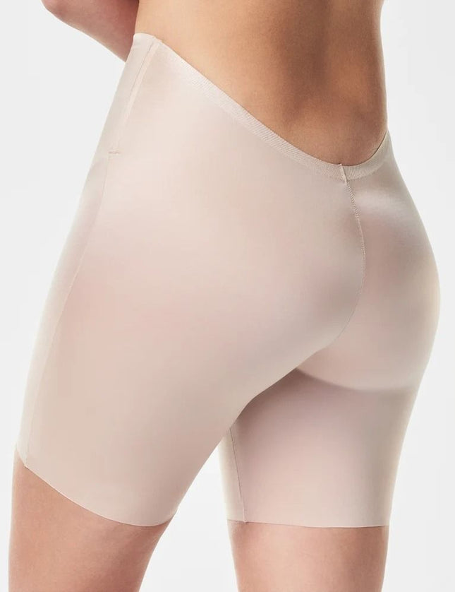 Spanx Suit Your Fancy Low-Back Mid-Thigh short 10408R
